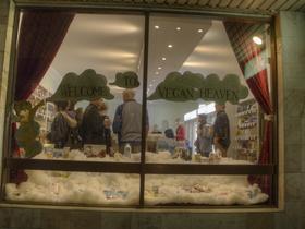 2012-06-28-959 looking into the Cruelty Free Shop on its first evening (HDR) (c) Jason Grossman.jpg